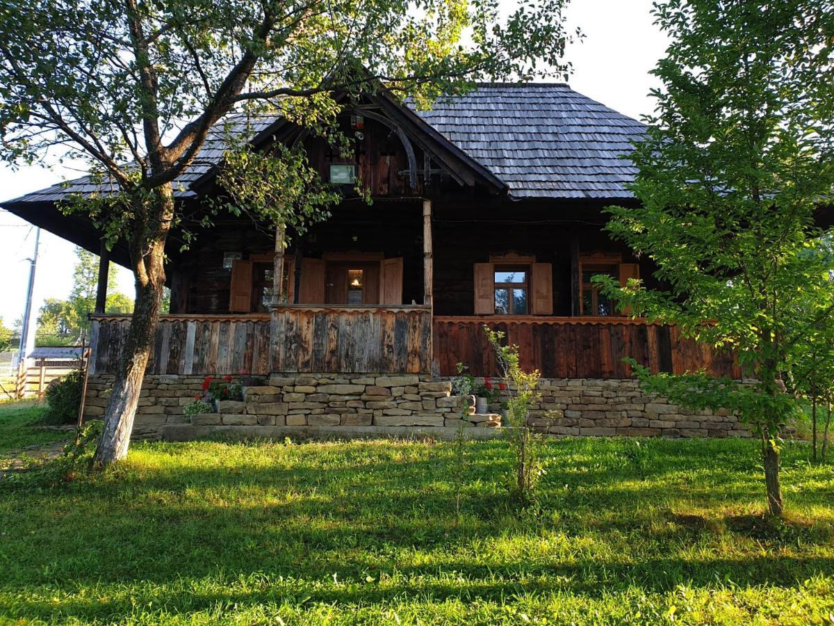 Granny'S House Moisei Exterior foto