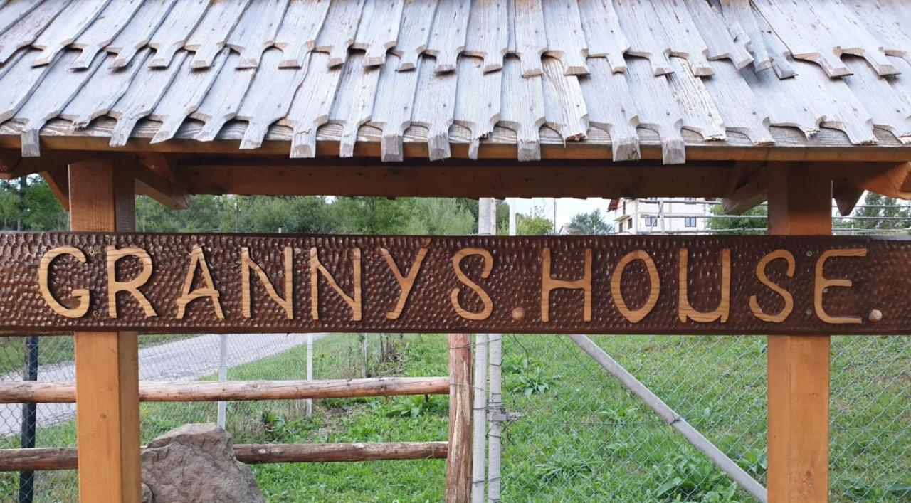 Granny'S House Moisei Exterior foto