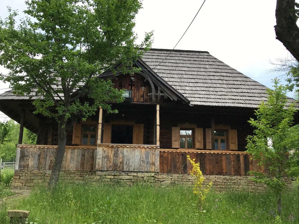 Granny'S House Moisei Exterior foto